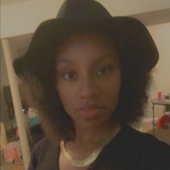 Meet your Posher, Maydee - Picture 1 of 1